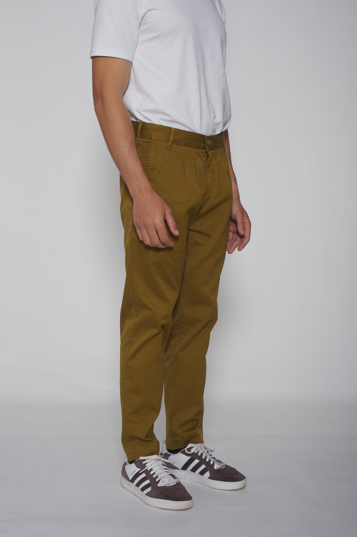 Pantalon chino en toile de coton vert olive