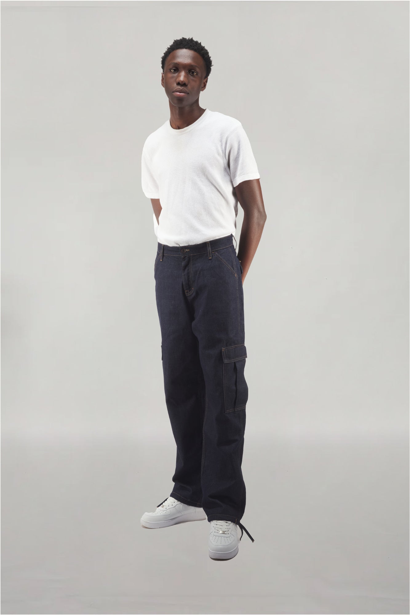 Pantalon tribal en denim, coupe ample et confortable, design inspiré des motifs ethniques, proposé jusqu'à la taille 54 Marque inclusive et éco-responsable, idéal pour toutes les morphologies, associant style tendance et engagement durable