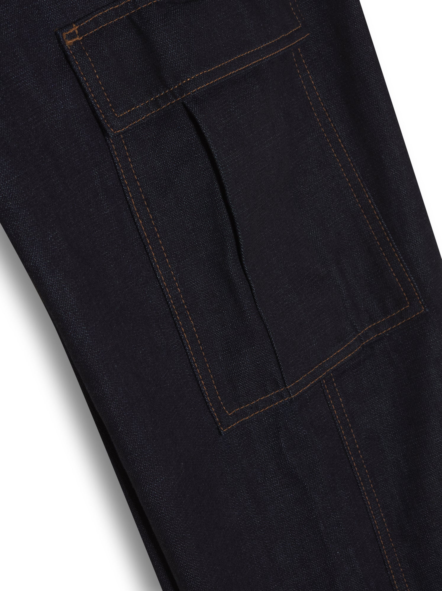 Pantalon tribal en denim, coupe ample et confortable, design inspiré des motifs ethniques, proposé jusqu'à la taille 54 Marque inclusive et éco-responsable, idéal pour toutes les morphologies, associant style tendance et engagement durable